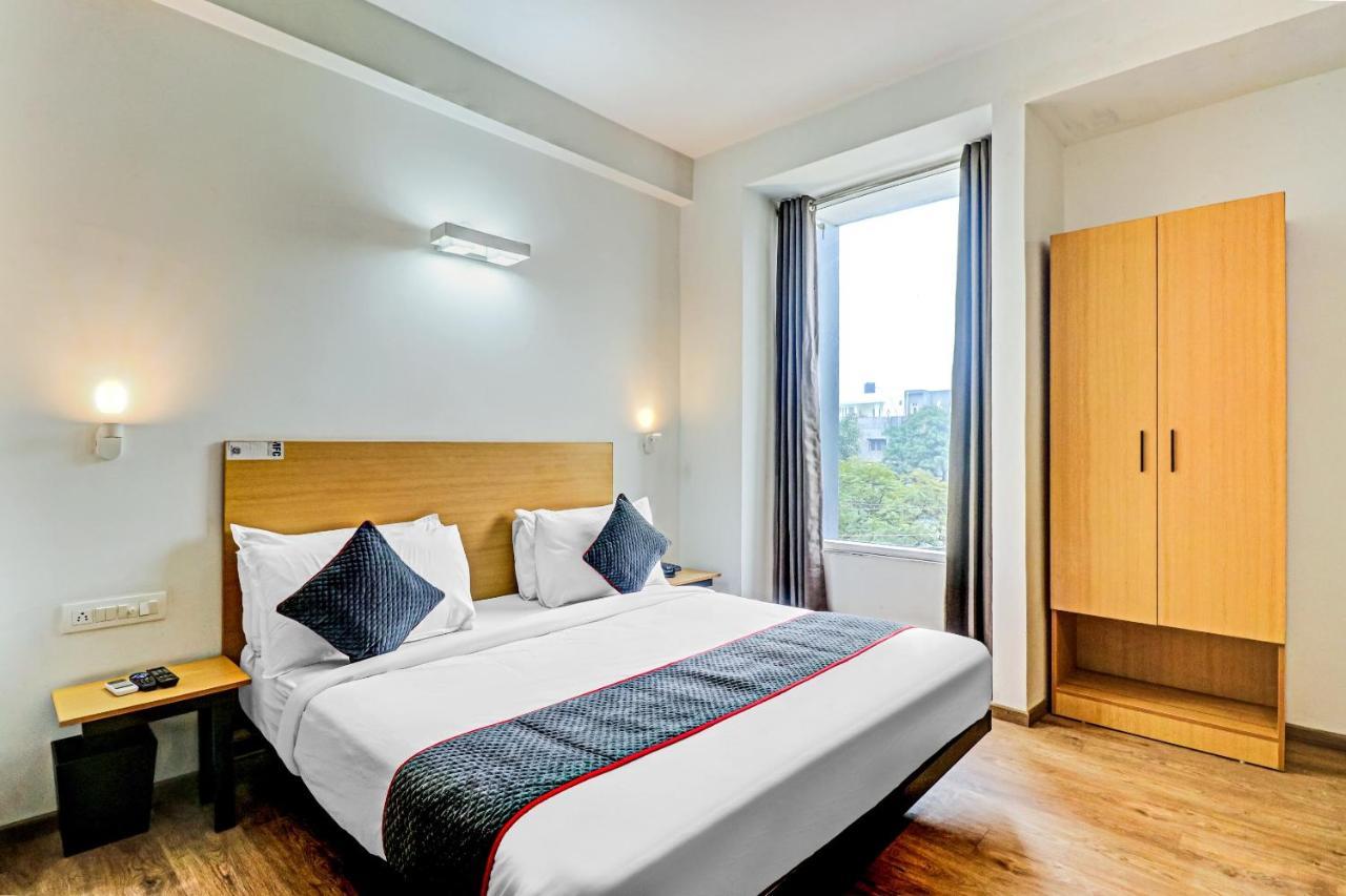 Townhouse Sector 30 Near Botanic Garden Of Indian Republic Hotel Noida Kültér fotó