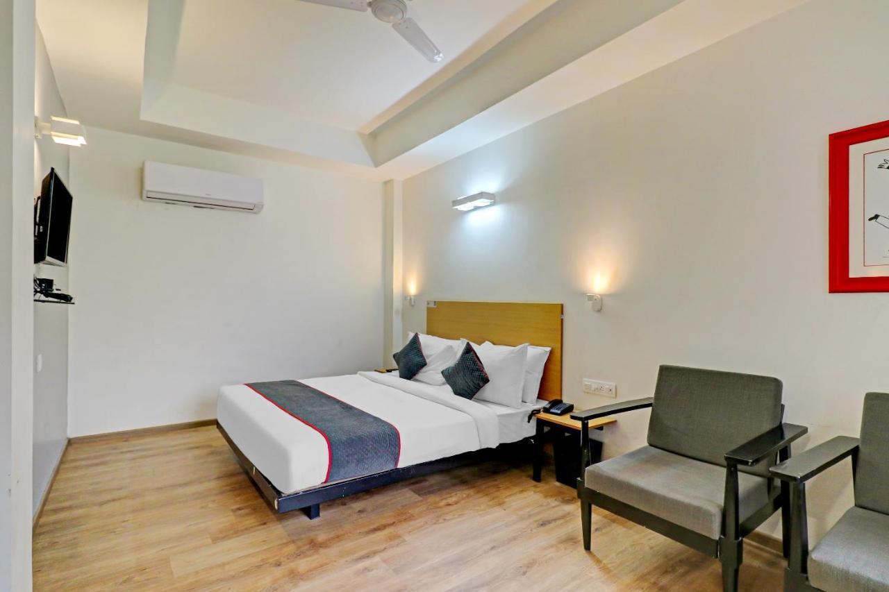 Townhouse Sector 30 Near Botanic Garden Of Indian Republic Hotel Noida Kültér fotó