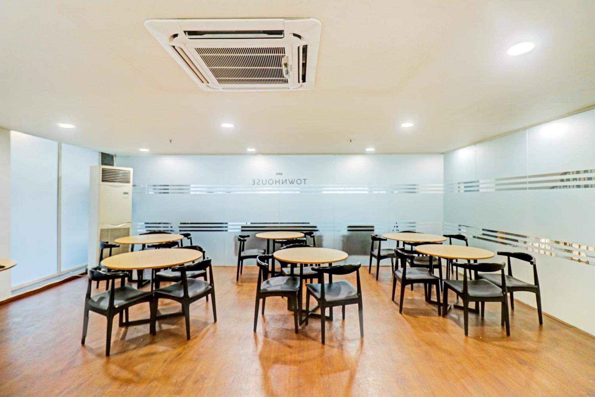 Townhouse Sector 30 Near Botanic Garden Of Indian Republic Hotel Noida Kültér fotó