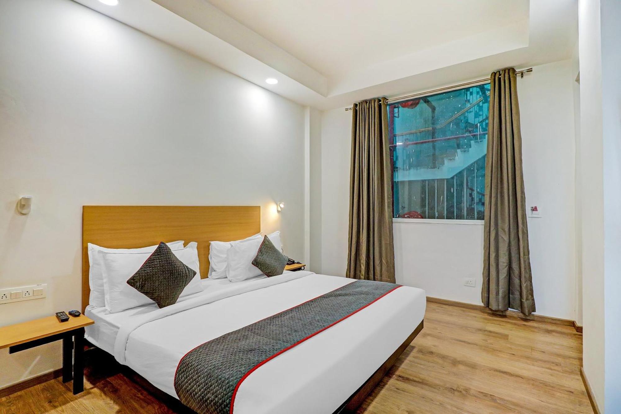 Townhouse Sector 30 Near Botanic Garden Of Indian Republic Hotel Noida Kültér fotó