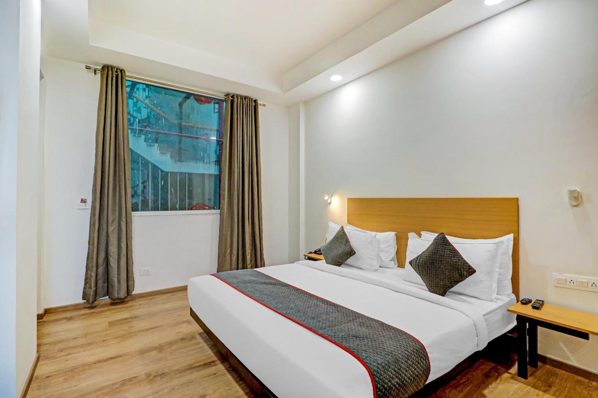 Townhouse Sector 30 Near Botanic Garden Of Indian Republic Hotel Noida Kültér fotó
